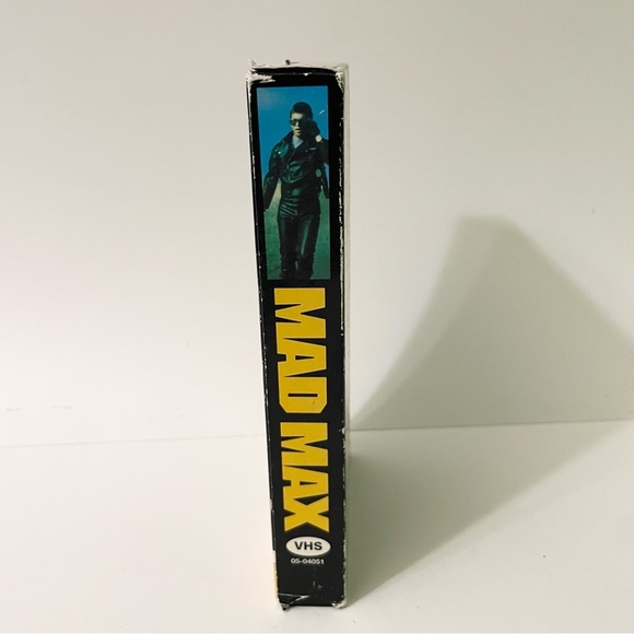 Mad Max VHS Mel Gibson Movie - Picture 2 of 14